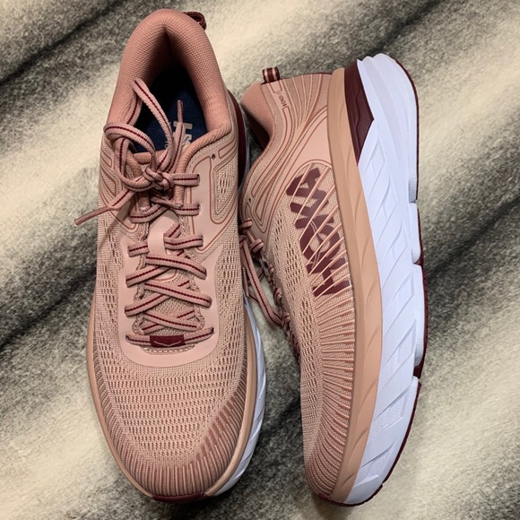 hoka bondi 7 misty rose